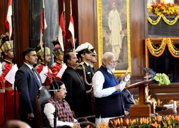 अधिकारों और कर्तव्यों के बीच के इस रिश्ते और इस संतुलन को राष्ट्रपिता महात्मा गांधी ने बखूबी समझा था: PM