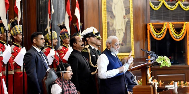 अधिकारों और कर्तव्यों के बीच के इस रिश्ते और इस संतुलन को राष्ट्रपिता महात्मा गांधी ने बखूबी समझा था: PM