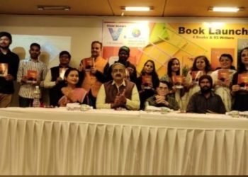 एक और शाम अहमदाबादियों के लिए साहित्य के नशे से भरपूर रही