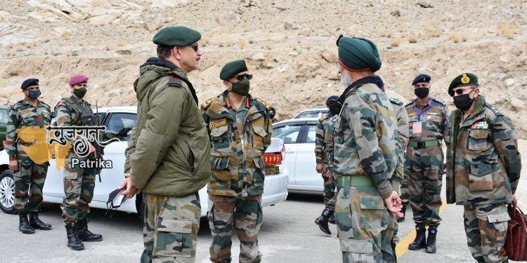 भारतीय सेना थल सेना अध्यक्ष ने लद्दाख का दौरा किया
