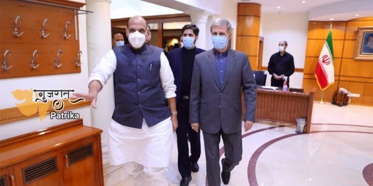 रक्षा मंत्री श्री राजनाथ सिंह ने तेहरान में ईरान के रक्षा मंत्री के साथ बैठक की; अफगानिस्तान और द्विपक्षीय सहयोग समेत क्षेत्रीय सुरक्षा के मुद्दों पर चर्चा हुई