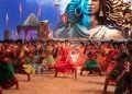 क्या तुम्हें पता है ? लक्ष्मी फिल्म के गीत बम भोले में अक्षय कुमार 100 ट्रांसजेंडर के साथ नाच रहे हैं