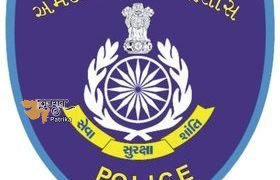 अहमदाबाद में पुलिस ने लड़की को मास्क के दंड को लेकर बीच सड़क पर दो थप्पड लगाई ।