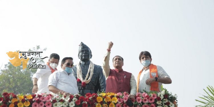 नेताजी सुभाष चंद्र बोस की 125वीं जयंती के उपलक्ष्य में गुजरात के सूरत स्थित हरिपुरा में विशेष कार्यक्रम आयोजित किया गया