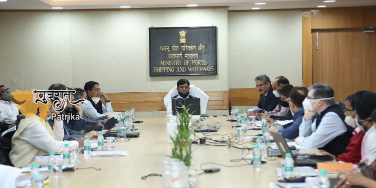 जहाजरानी और जलमार्ग मंत्री श्री मनसुख मंडाविया जी ने आगामी मेरीटाइम इंडिया समिट 2021 की तैयारियों पर बैठक की