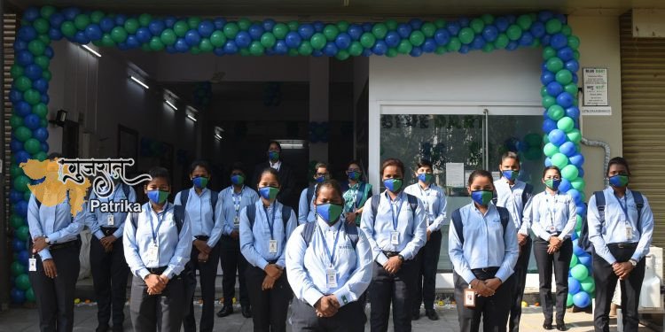 ब्ल्यू डार्ट में महिलाओं ने बढ़त हासिल की