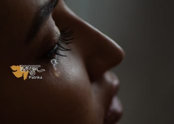 झुकी झुकी सी नज़र बेक़रार है कि नहीं