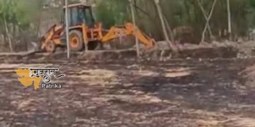 पंचायत चुनाव में मिली हार तो बौखलाया पूर्व प्रधान, JCB से खुदवा दी अपने कार्यकाल में बनी सड़क
