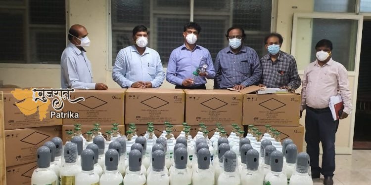 सैमसंग इंडिया ने कोविड-19 के खिलाफ लड़ाई में कर्नाटक की मदद के लिए दान किए मेडिकल किट, ऑक्सीजन कन्सेंट्रेटर और ऑक्सीजन सिलेंडर्स