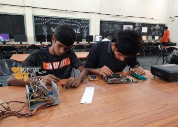 परीक्षा कार्यक्रम घोषित: द्वितीय सेमेस्टर की परीक्षा 18 अप्रैल से चरोतार के 2400 प्राथमिक विद्यालयों में होगी, कक्षा 3 और 4 के बच्चों को पेपर में उत्तर लिखना होगा.