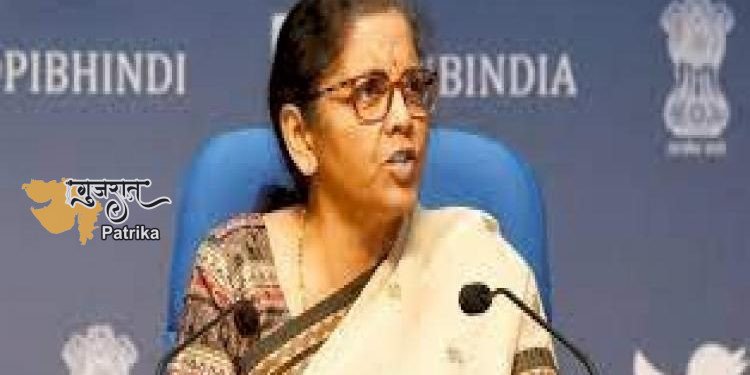 प्रेस वार्ता के दौरान वित्त मंत्री ने कहा कि इस युद्ध का भारत में कई आवश्यक चीजों पर असर दिखाई देगा