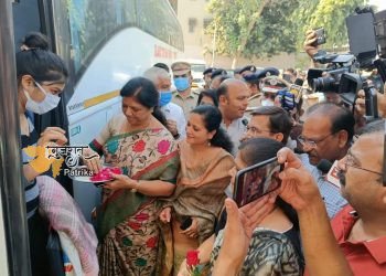 यूक्रेन से 40 और छात्र गांधीनगर लौटे, आज लौटेंगे 100 छात्र