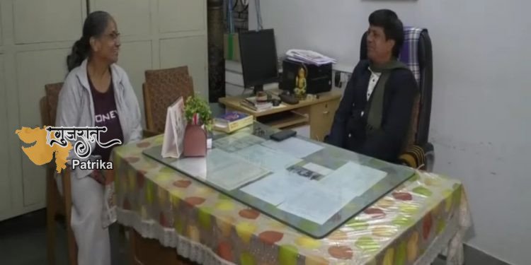सावरकुंडला के एक सेवानिवृत्त प्रोफेसर ने गोला नकली चक्र नकली में स्वर्ण और रजत पदक जीता। कनकिया कॉलेज ने गुजरात के साथ-साथ सावरकुंडला शहर का गौरव बढ़ाया है