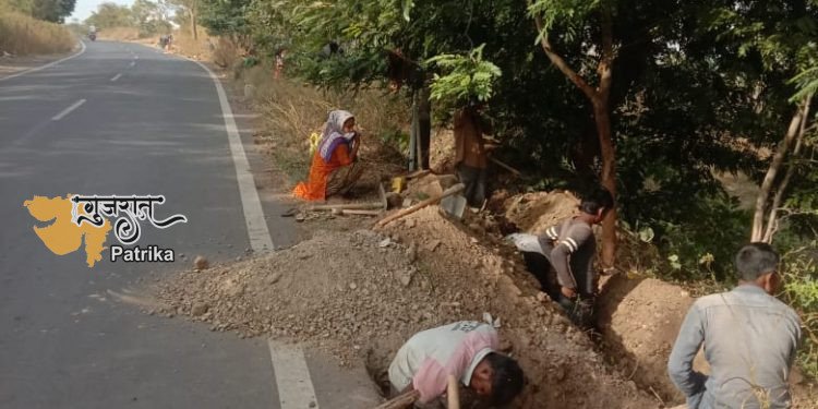 रिलायंस जियो अंडर ग्राउंड केबल लाइन पर उच्च स्तरीय प्रस्तुति