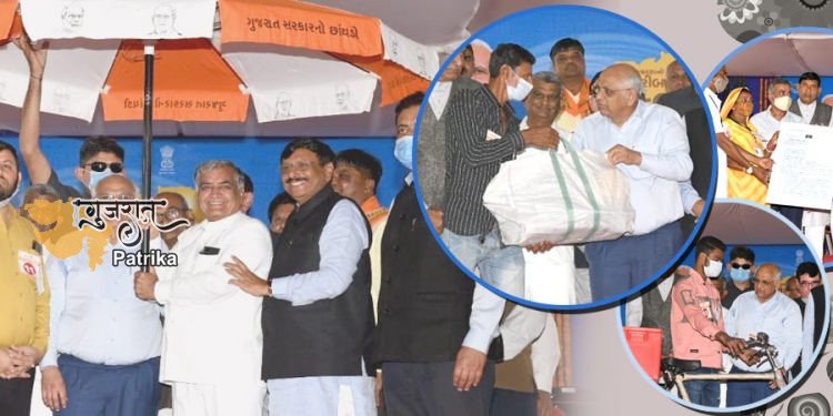 मुख्यमंत्री ने मोरबी में आयोजित गरीब कल्याण मेले में हितग्राहियों को विभिन्न जनहितैषी योजनाओं की सहायता राशि वितरित की