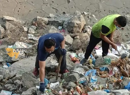 दूसरे चरण में नर्मदा के तट पर स्थित अंकलेश्वर ओल्ड बोरभाठा में साइकिल सवार समूह द्वारा मूर्तियों, फोटो, टूटे हुए मंदिरों, मुरझाए फूलों जैसी धार्मिक वस्तुओं का औपचारिक रूप से निस्तारण किया गया।