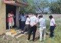 गरबाड़ा कस्बे में वर्षों से बंद पड़े अंडरग्राउंड सीवर की समीक्षा जिला विकास अधिकारी ने की।