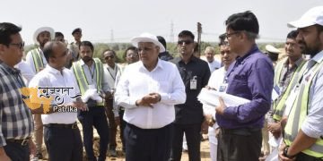 मुख्यमंत्री ने भारतमाला परियोजना के तहत सांचौर-संतलपुर सड़क के 5 लेन निर्माण कार्य स्थल का निरीक्षण किया.
