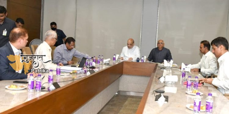आई-क्रिएट में केंद्रीय गृह मंत्री श्री अमित शाह और मुख्यमंत्री को गिफ्ट सिटी विकास कार्यों की प्रस्तुति दी गई।