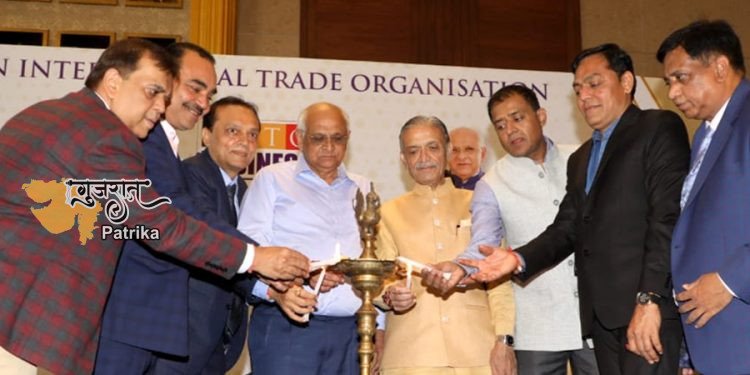 मुख्यमंत्री की अध्यक्षता में पंडित दीन दयाल ऊर्जा विश्वविद्यालय का नौवां स्नातक समारोह संपन्न