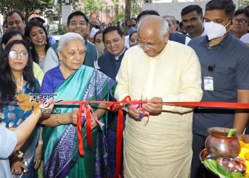 गुजरात के मुख्यमंत्री सूरत में किरण मेडिकल कॉलेज के शिलान्यास समारोह में शामिल हुए