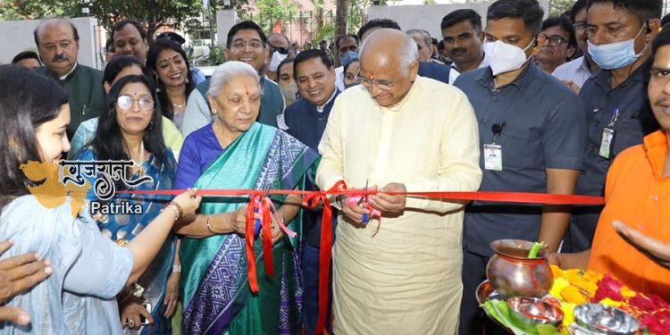 गुजरात के मुख्यमंत्री सूरत में किरण मेडिकल कॉलेज के शिलान्यास समारोह में शामिल हुए