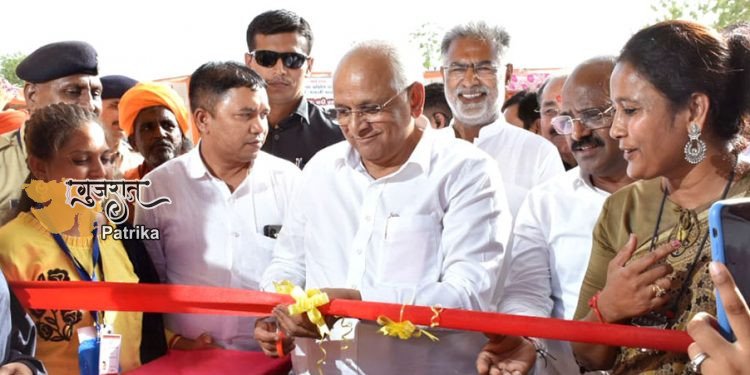 मुख्यमंत्री ने कांकरेज तालुका के कक्कड़ में खानाबदोश जाति बस्ती और छात्रावास का उद्घाटन किया