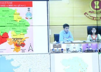 मुख्यमंत्री श्री भूपेन्द्र पटेल ने वर्षा से अधिक प्रभावित नवसारी समेत 6 जिलों में सीएम-डैशबोर्ड के माध्यम से स्थिति-बचाव-राहत बचाव कार्यों की व्यापक समीक्षा की.