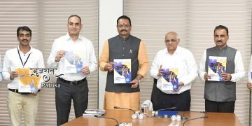 मुख्यमंत्री श्री भूपेंद्रभाई पटेल ने गुजरात में चिप निर्माण क्षेत्र में निवेश आकर्षित करने के लिए “गुजरात सेमीकंडक्टर नीति” की घोषणा की।