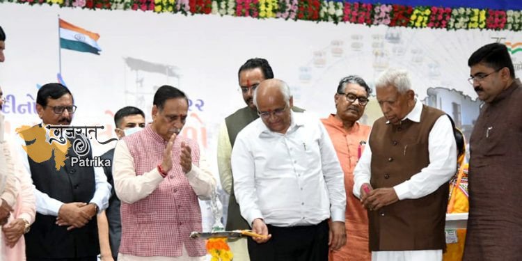 मुख्यमंत्री राजकोट के “आनंद बेहो” में जनता के लिए ‘अमृत लोक मेला’ का उद्घाटन करते हुए