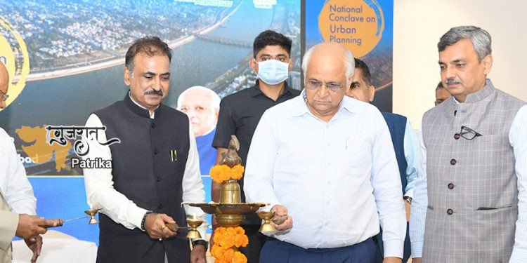 गुजरात में पहली बार अहमदाबाद में आयोजित “शहरी विकास राष्ट्रीय सम्मेलन” का उद्घाटन करते मुख्यमंत्री