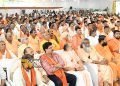 मुख्यमंत्री ने दशनाम समाज के साधु-संतों को शॉल लपेटकर किया सम्मानित