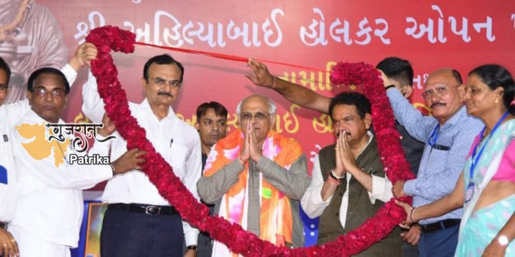 मुख्यमंत्री ने लोकमाता श्री अहिल्याबाई होल्कर की प्रतिमा का किया अनावरण