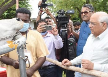 मुख्यमंत्री श्री भूपेन्द्र पटेल ने ढेलेदार त्वचा रोग प्रभावित कच्छ का किया दौरा