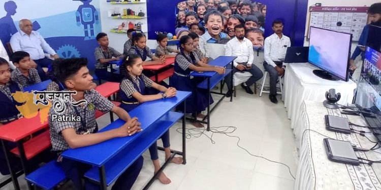 मुख्यमंत्री अहमदाबाद के दस्करोई तालुका के रोपड़ा गांव से इस समारोह में शामिल हुए