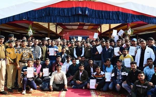 रोजगार सृजन को सर्वोच्च प्राथमिकता देने की प्रधानमंत्री की प्रतिबद्धता के तहत देश भर के 45 स्थानों पर रोजगार मेलों का आयोजन