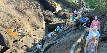 जी-20 के प्रतिनिधियों ने मुंबई में कन्हेरी गुफाओं का दौरा किया