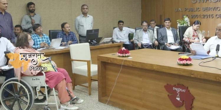 मुख्यमंत्री श्री भूपेन्द्र पटेल ने दूसरी बार शासन सेवा का कार्यभार ग्रहण करने के बाद प्रथम राजकीय स्वागत समारोह में उपस्थित होकर आवेदकों की याचिकाएं सुनीं.