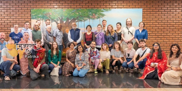 लालाजी महाराज की 150वीं जयंती सप्ताह के उपलक्ष्य में कान्हा संगीत और ध्यान महोत्सव शुरू हुआ जिसमें संगीत साम्राज्ञी कौशिकी चक्रवर्ती ने अपनी प्रस्तुति से मंत्रमुग्ध कर दिया