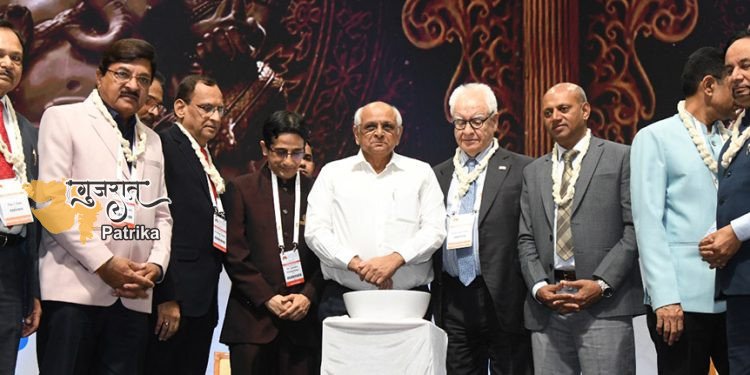 इंटरनेशनल पीडियाट्रिक्स एसोसिएशन की 30वीं कांग्रेस-इंडियन एकेडमी ऑफ पीडियाट्रिक्स की 60वीं वार्षिक बैठक का उद्घाटन करते हुए मुख्यमंत्री श्री.