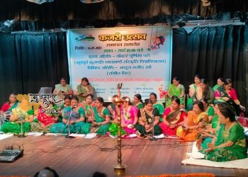 आमोद आश्रम ‘ संस्था के तत्वाधान में 1/16 विभव खण्ड के हॉल में कजरी लोक गीत kajri folk songs की कार्यशाला का आयोजन किया
