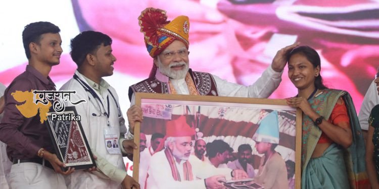 प्रधानमंत्री श्री नरेंद्र मोदी छोटाउदेपुर जिले के बोडेली से 5206 करोड़ रुपये के विकास कार्यों का उद्घाटन और लोकार्पण कर रहे हैं।