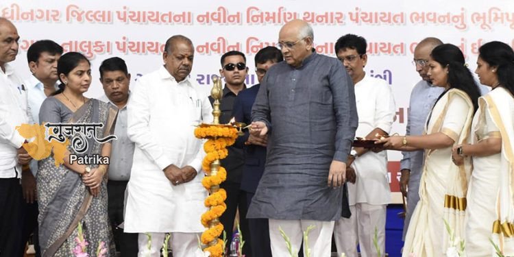 मुख्यमंत्री ने श्री गांधीनगर जिला पंचायत और देहगाम तालुका पंचायत की नई इमारतों का शिलान्यास किया।