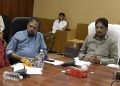 राज्य भर में भारी बारिश के बाद स्थिति की व्यापक समीक्षा और प्रशासन द्वारा किए गए बचाव और राहत उपायों पर गांधीनगर में एक उच्च स्तरीय बैठक आयोजित की गई।