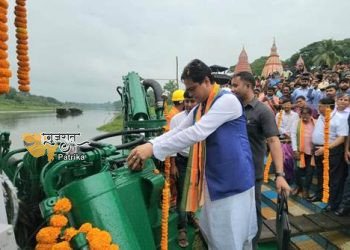 श्री शांतनु ठाकुर ने पश्चिम बंगाल में राष्ट्रीय जलमार्ग-44, इचामती नदी पर ड्रेजिंग कार्य का उद्घाटन किया