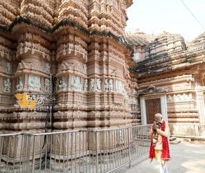 प्रधानमंत्री ने छत्तीसगढ़ के डोंगरगढ़ में मां बम्लेश्वरी की पूजा-अर्चना की
