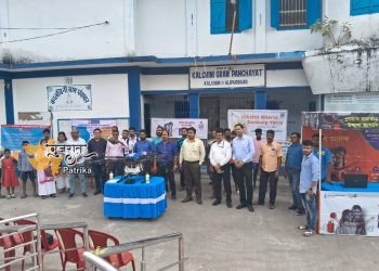 केंद्रीय शिक्षा राज्य मंत्री ने बांकुरा में ‘विकसित भारत संकल्प यात्रा’ के लिए सुसज्जित वैनों को झंडी दिखाकर रवाना किया