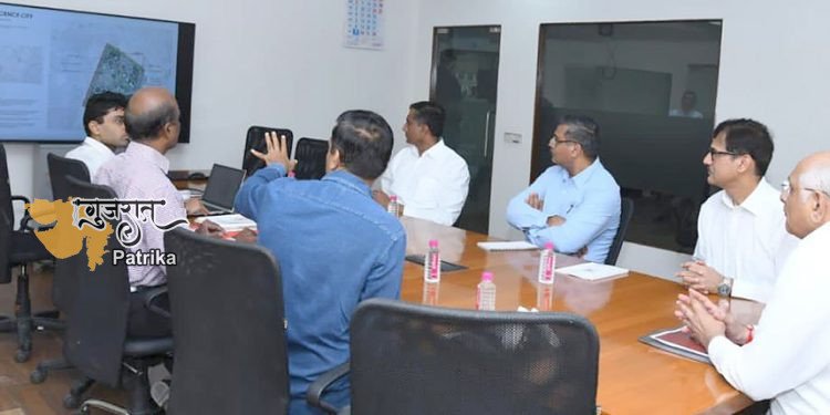 मुख्यमंत्री श्री भूपेन्द्र पटेल ने साइंस सिटी का भ्रमण कर समीक्षा बैठक की