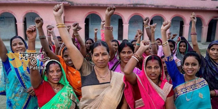 सरकार लैंगिक न्यायपूर्ण समाज को बढ़ावा देने और विभिन्न क्षेत्रों में महिलाओं का प्रतिनिधित्व बढ़ाने के लिए प्रतिबद्ध है