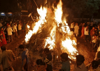 उपराष्ट्रपति ने होली की पूर्व संध्या पर देशवासियों को शुभकामनाएं दीं